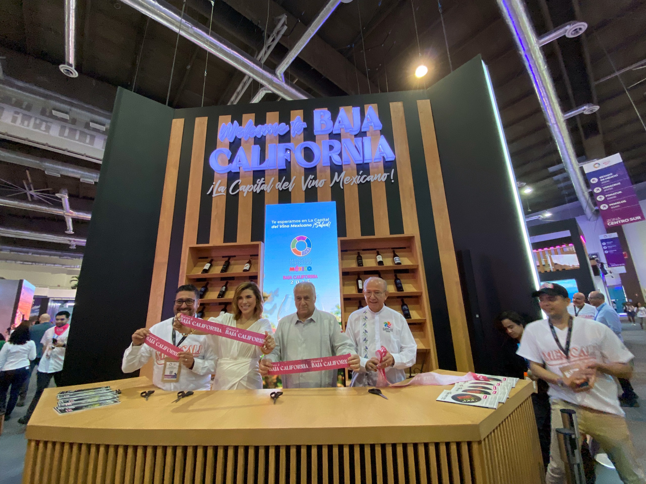 stand de Baja California en el Tianguis Turístico Acapulco 2024